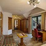 Hotell Alpenschloessl 4*