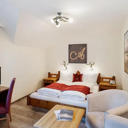Отель Alpenschloessl 4*