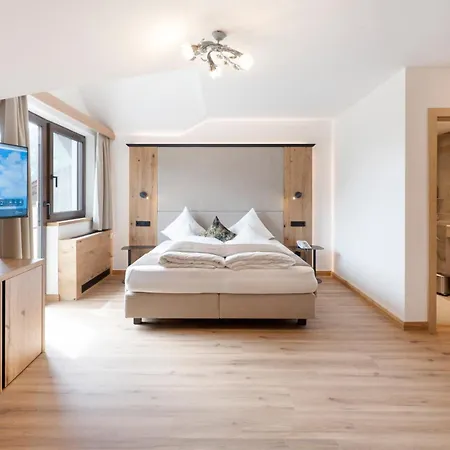 Hotel Alpenschlössl 4*